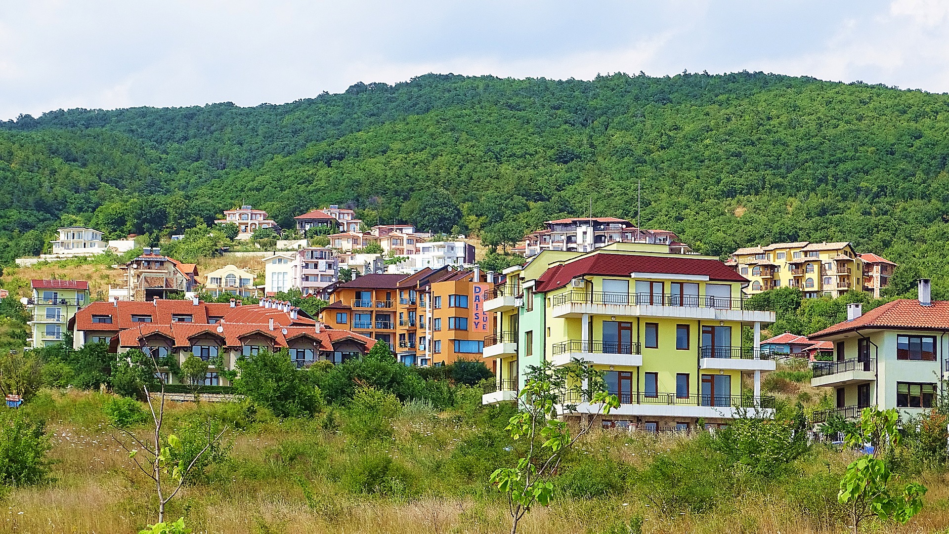 Популярные виды недвижимости в Болгарии